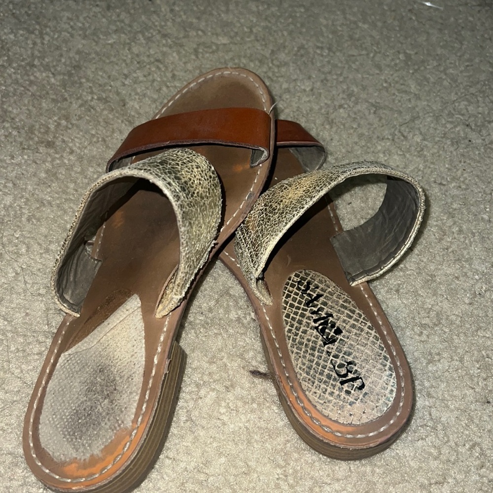 Very worn sandals! Sz 6